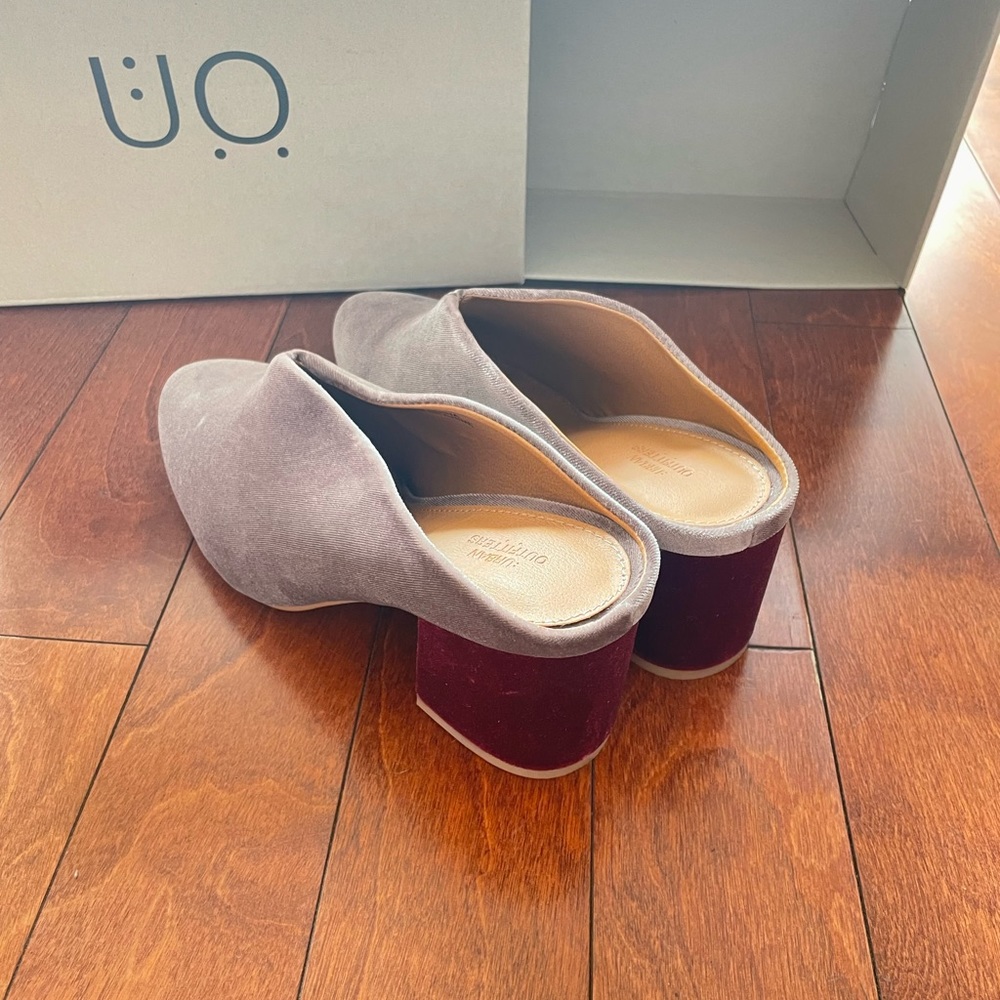 Shoes - Picture 4 of 4